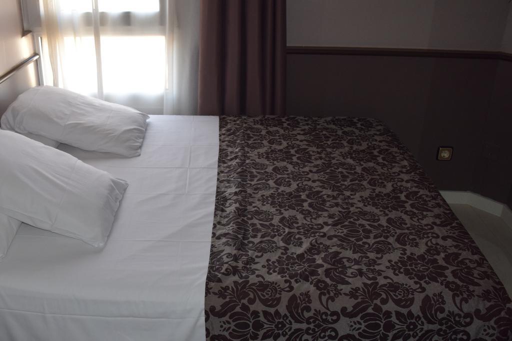 塔拉戈纳中心乌比斯住宿加早餐旅馆 外观 照片